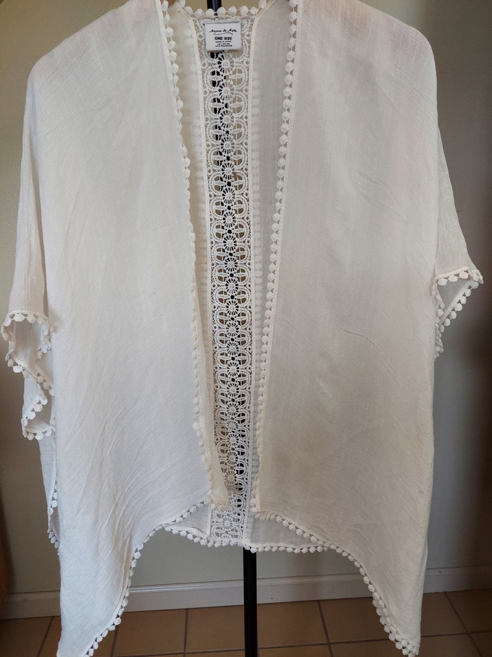 Anna & Ava Kimono Cover Up White With Lace Detail One Size  Bohemian Chic Rayon